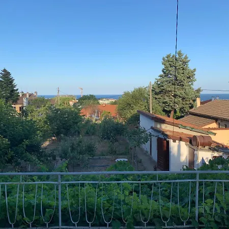 във артемида Apartament *
