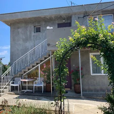 във артемида Apartment *