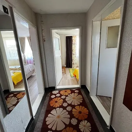 Apartment във артемида