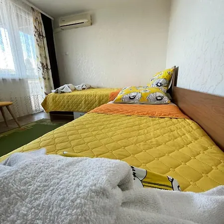 Apartment във артемида