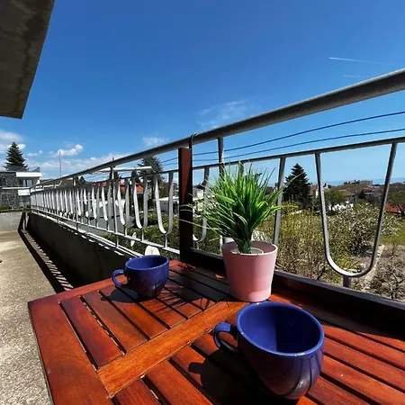 Apartment във артемида *